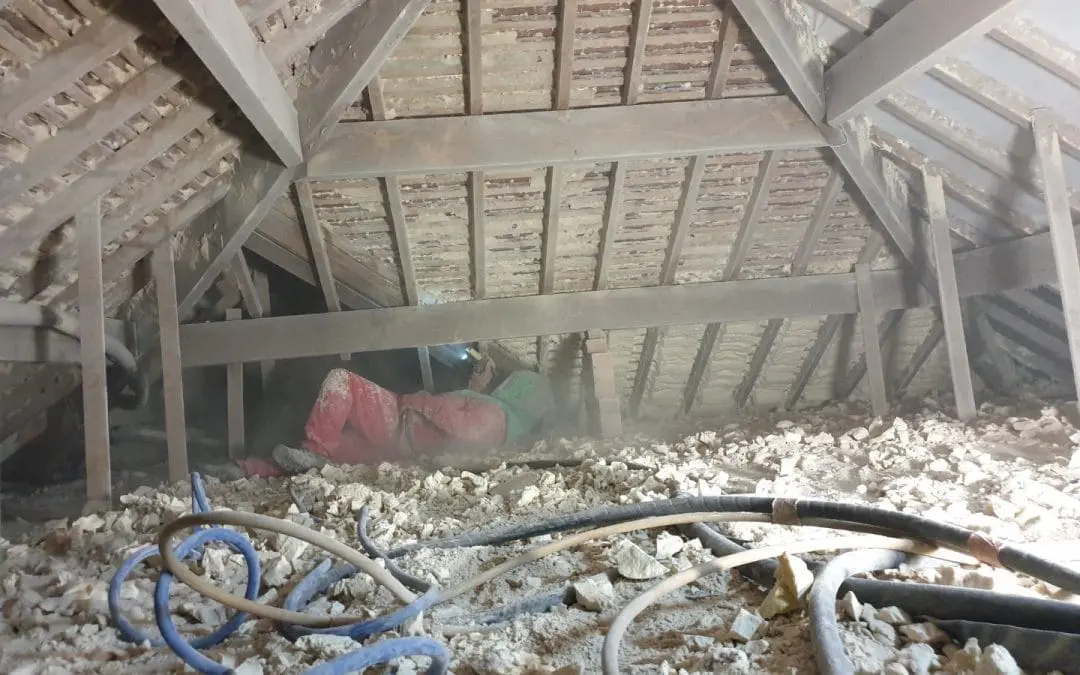 Does Spray Foam Insulation Always Need Careful Removal?