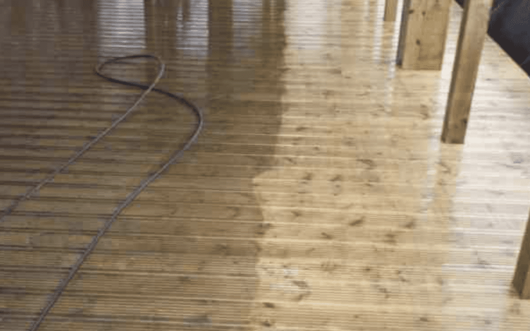 Should You Use Sand Jetting Or Dry Ice Blasting For Old Wood?
